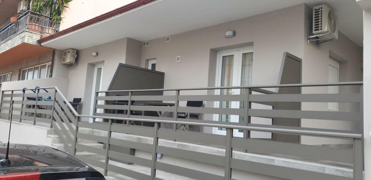 Apartmán Chriselia Nea Roda Exteriér fotografie